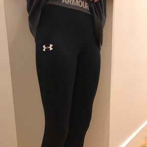 Girls Under Amour leggings